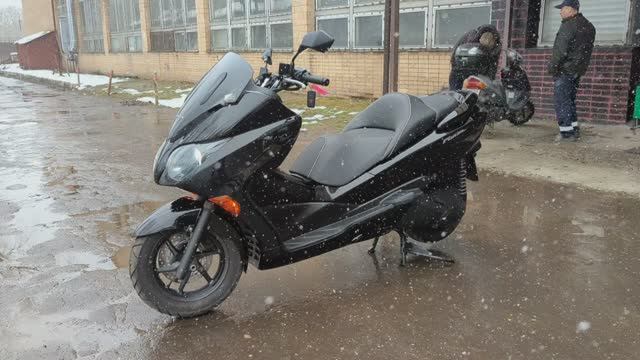 Скутер Honda Forza MF10 (118HB26) 2011 г смотреть онлайн