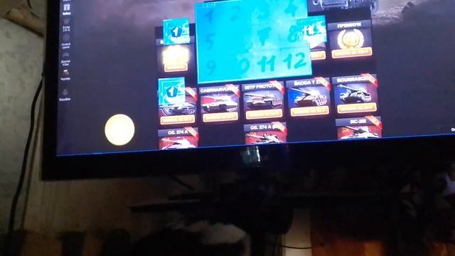 Дикая сорока Дуся вместе изучает виндоус 10 и играет в World of Tanks посмотрите как чётко следит смотреть онлайн