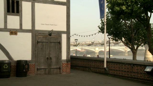 English File Intermediate Plus 4th Video_Listening_8B_The_Globe