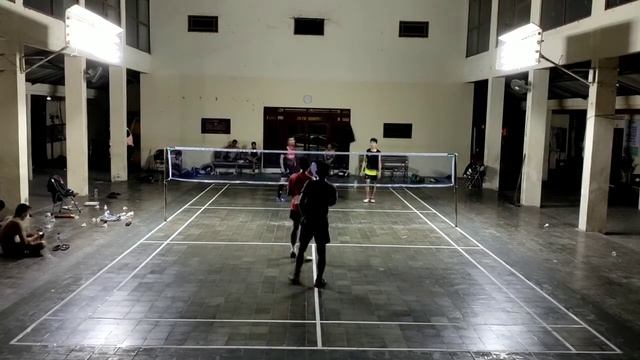 Badminton Lovers MBS @Sendangrejo Faris/Ricko VS Anton/Nanda смотреть онлайн