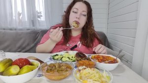 МУКБАНГ КОТЛЕТЫ С ПЮРЕШКОЙ И СОЛЕНЬЯМИ