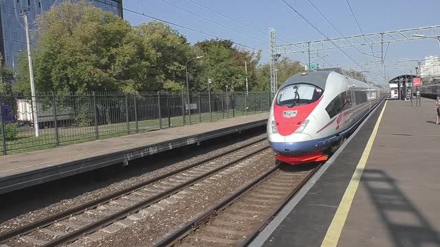 Электропоезд ЭВС1-18 "Сапсан" (ТЧ-10) высокоскоростной поезд №762А Москва - Санкт-Петербург. смотреть онлайн