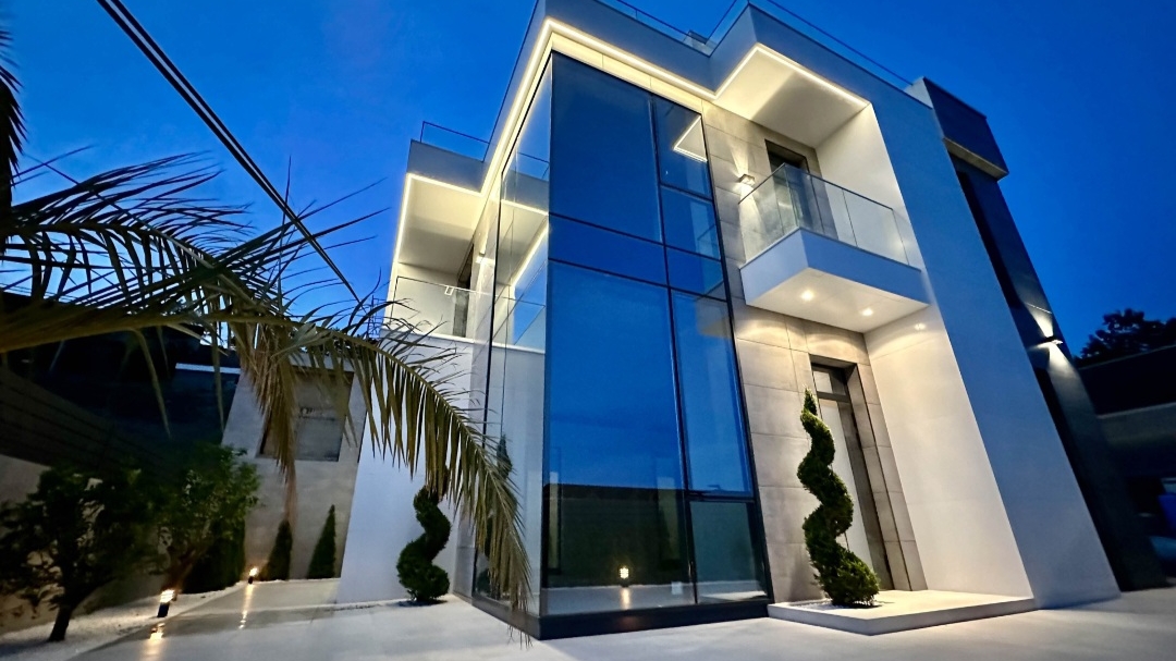 ХАЙ-ТЕК виллы рядом с Сириус смотреть онлайн