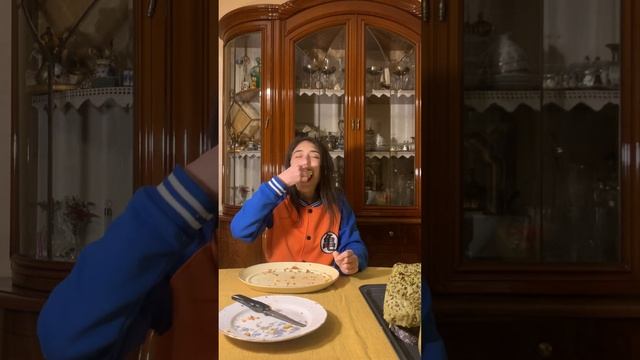 HO MANGIATO DUE COLOMBE PASQUALI - CHALLENGE DI PASQUA (2,200kg) смотреть онлайн