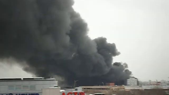 Пожар в районе Печатники г. Москва.AVI смотреть онлайн