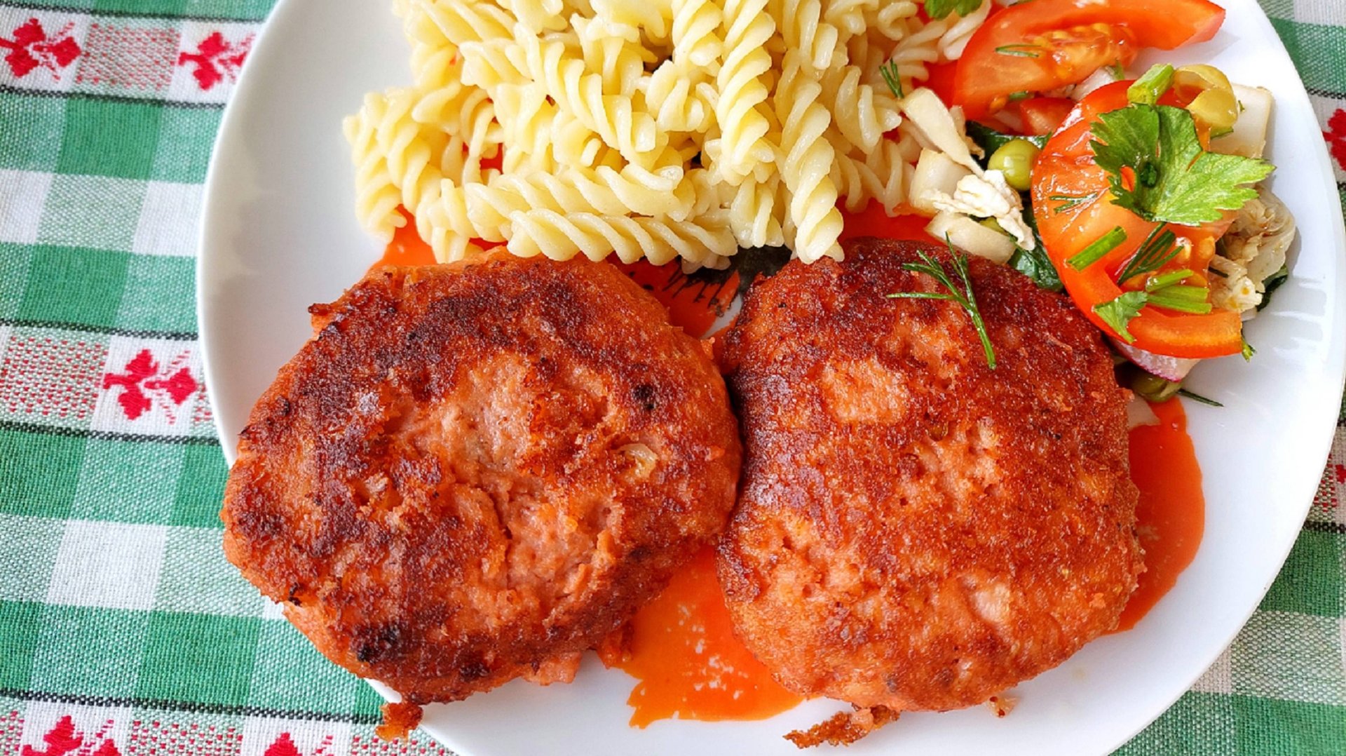 Котлеты из фарша форели. Сочные и нежные с приятной золотистой корочкой. смотреть онлайн