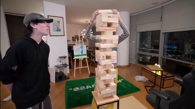 SPREEN Y BHAVI APUESTAN $$$ EN EL JENGA 😂 смотреть онлайн