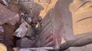 Строительство, дробление щебёнки