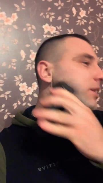 Зарядка утром и бритье смотреть онлайн