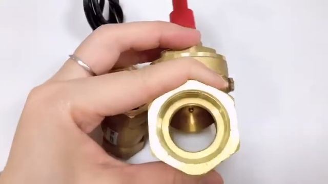 DN25 to DN100 Baffle Copper Brass Water Level Float Solenoid Valve Reed Switch Flow Sensor Switch смотреть онлайн