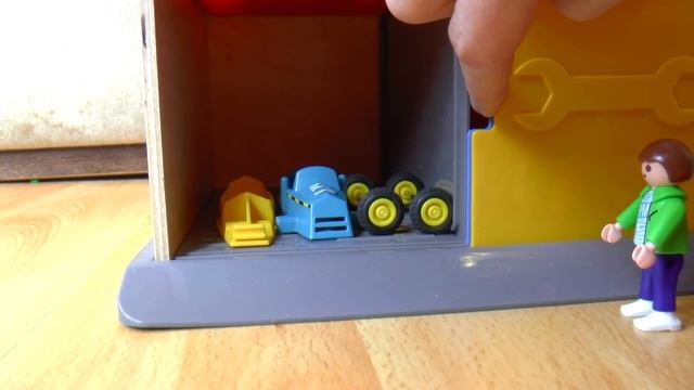 Велосипеды и машинки игрушки для детей Друзья едут кататься смотреть онлайн