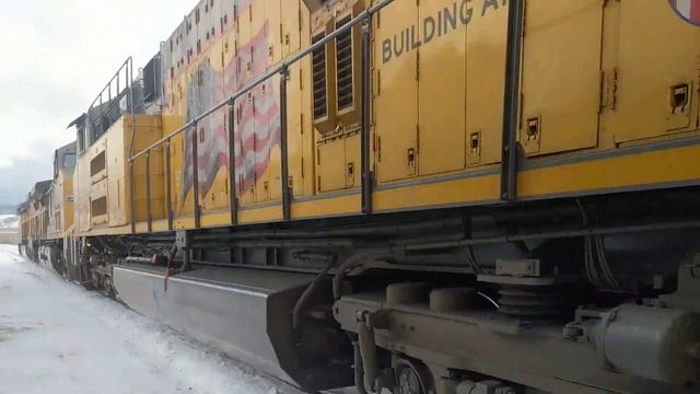 Union Pacific #6306, #7225 and #3059 E/B at Granby with Manifest смотреть онлайн