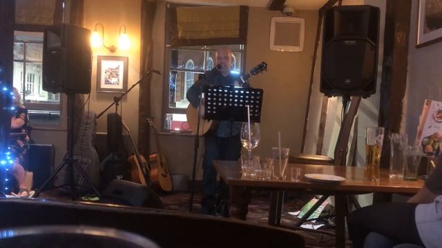 First live gig back in Romford for me in the golden Lion Gary Coughlan смотреть онлайн