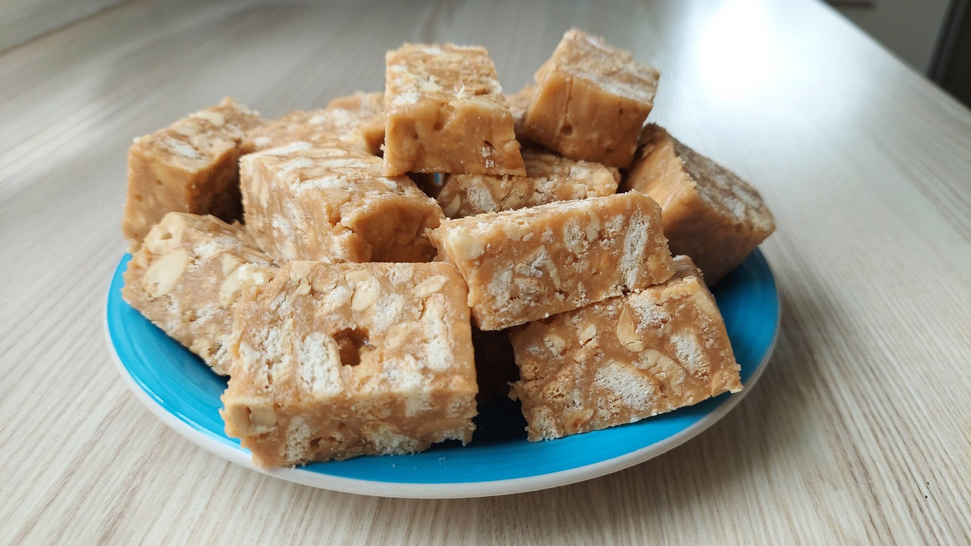 ЩЕРБЕТ ИЗ ПЕЧЕНЬЯ И АРАХИСА БЫСТРО И ВКУСНО! Вкусный десерт-восточная сладость! смотреть онлайн