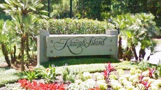 Alligator attack kills woman at Kiawah Island South Carolina police say смотреть онлайн