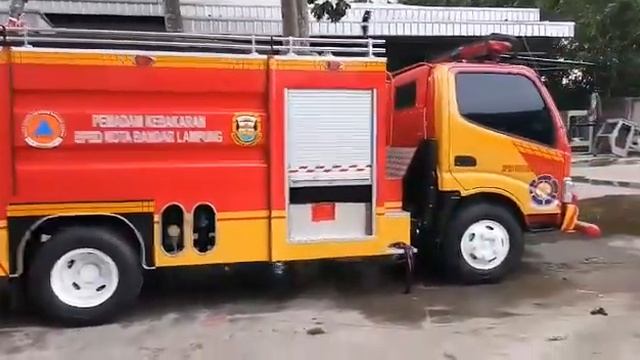 Running test Protekta Logistik fire truck смотреть онлайн