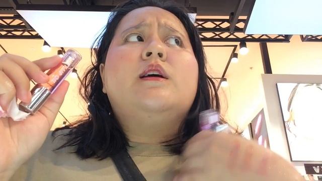 AFFORDABLE COLOR ADAPTING LIP OIL Careline Fruity Lip Oil Review+Swatches смотреть онлайн