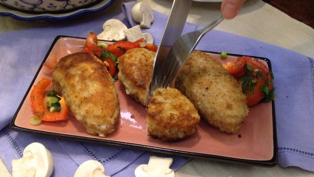 Зразы с начинкой из соуса бешамель с грибами