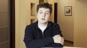 Влад Фельдман (17) Визитка на русском языке. Строгий