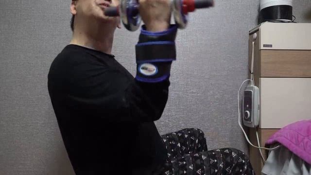 Min's House-이두근 운동기(biceps exercise machine) смотреть онлайн