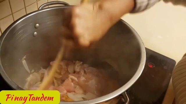 Cooking Chicken Tinola - Filipino Dish with Pinay Tandem смотреть онлайн