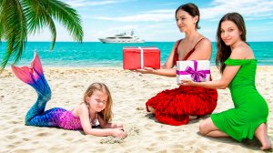 5 ПОДАРКОВ на 5 ЛЕТ / День Рождения Амелии на ЯХТЕ / Вики Шоу