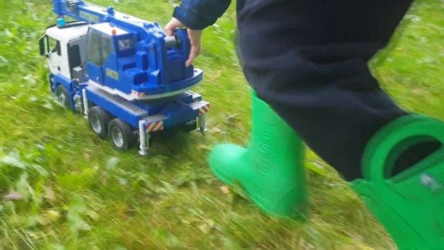 Трактор, пожарная машина и полиция застряли в пробке - для детей смотреть онлайн