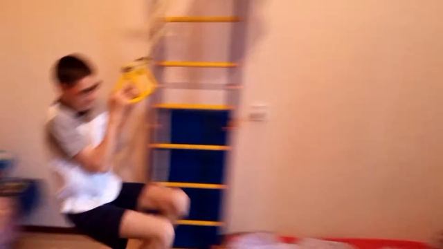 Обезьяна на лиане смотреть онлайн