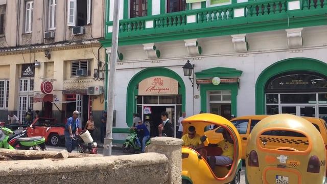 Walking the streets of Old Havana, Cuba! смотреть онлайн