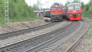 Свистки и гудки электровоза и тепловоза на Транссибе в Красноярске