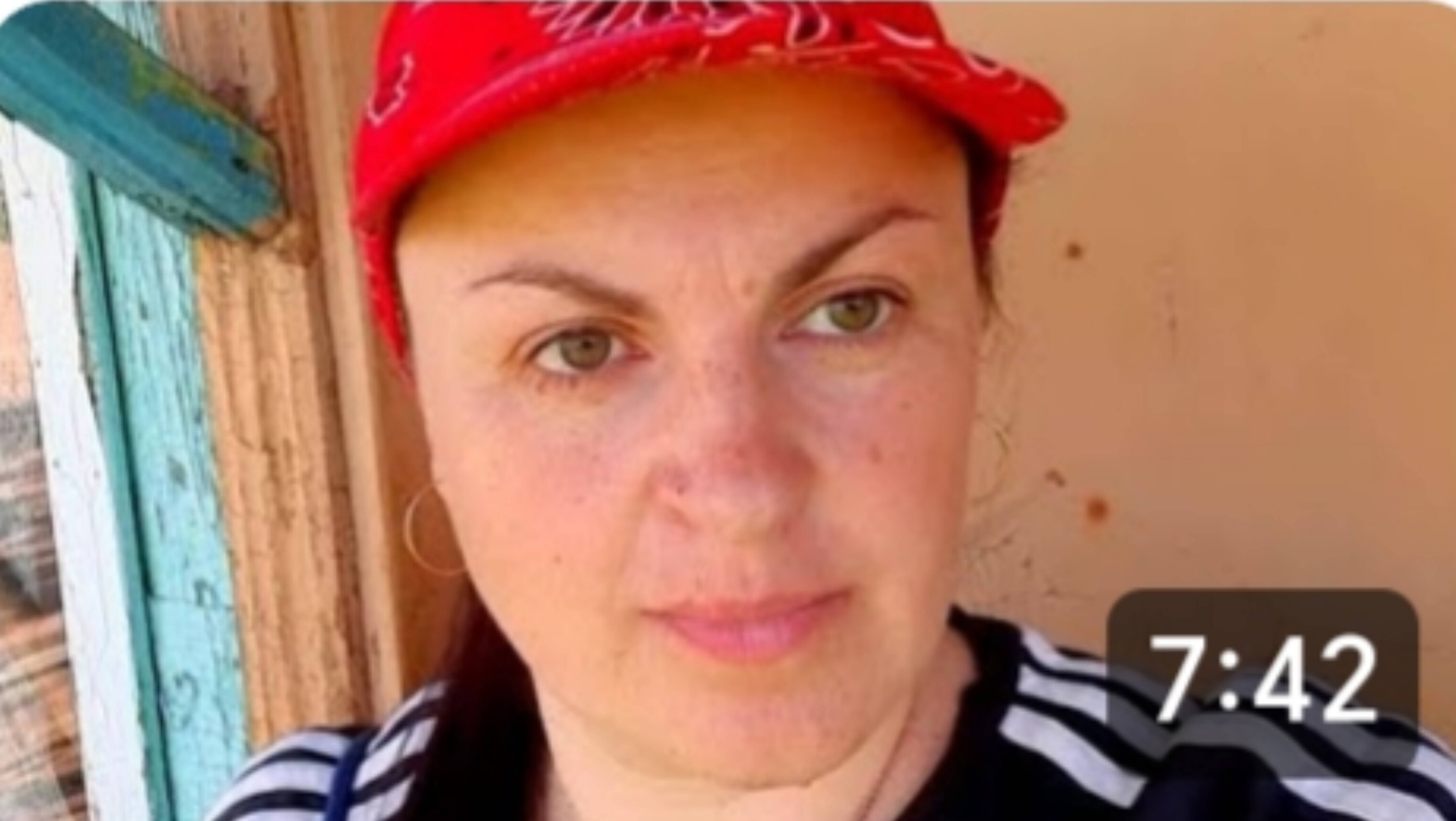 Деревня. Воскресный день. Жара под 30, но дела надо делать. Опять сажаем, косим, полем. смотреть онлайн