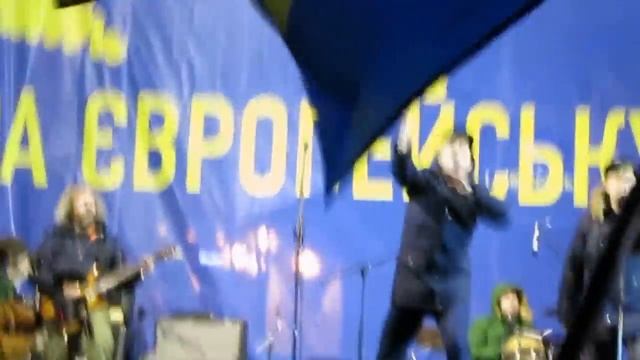 Ляпис Трубецкой на Майдане - 7 дек 2013 смотреть онлайн