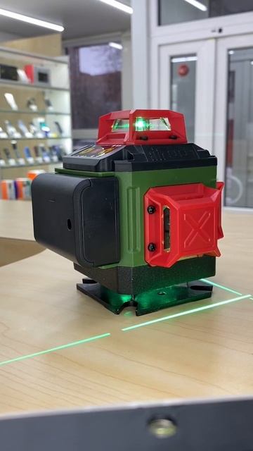 Лазерный уровень Max Light 4D смотреть онлайн