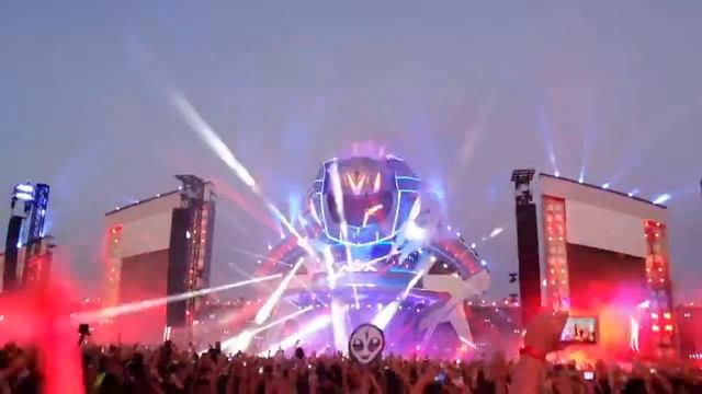 Alfa Future Peopple 2014 Skrillex смотреть онлайн