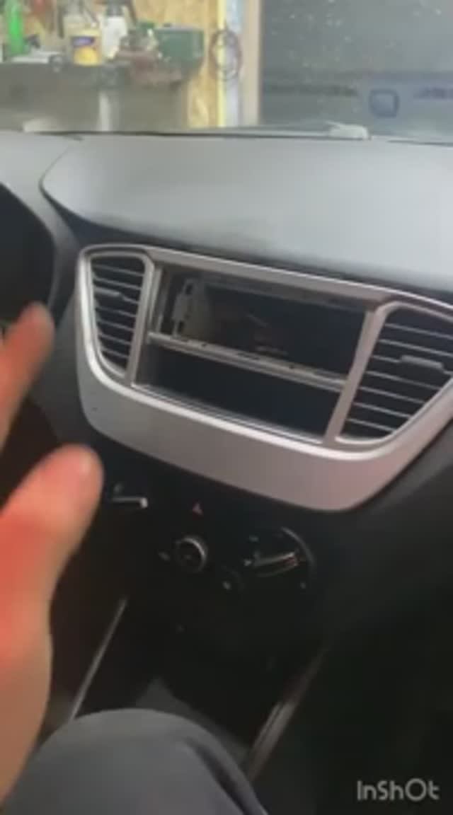 Как снять торпедо, приборную панель на Hyundai Solaris 2