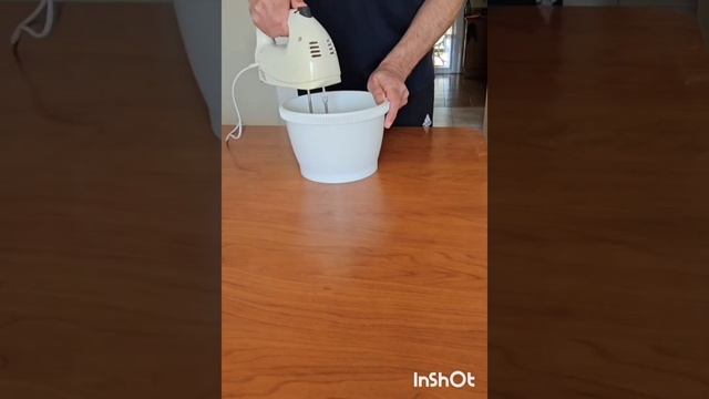 Меренговый рулет  с фисташковой начинкой и свежими ягодами, для домашнего чаепития 🫖 ☕️