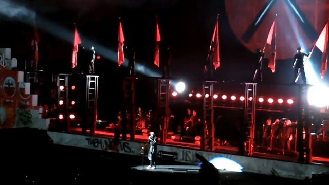 Roger Waters: The Wall - In The Flesh - Columbus, OH 10/22/1010 смотреть онлайн