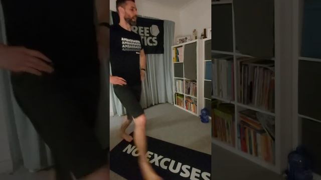 Freeletics Live Training | November 25, 2020 (w. Oli) смотреть онлайн