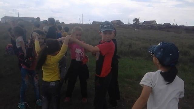 Важатая! Мой отряд играем в кошки мышки. смотреть онлайн