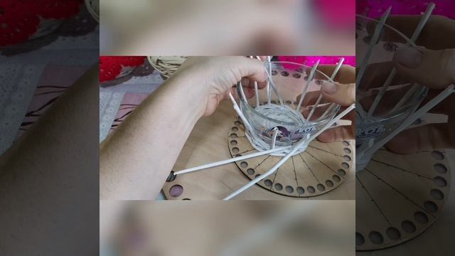 Плетеная подставка под Пасхальный сувенир