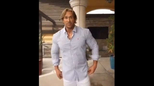 Meme del hombre musculoso (MikeoHearn) смотреть онлайн