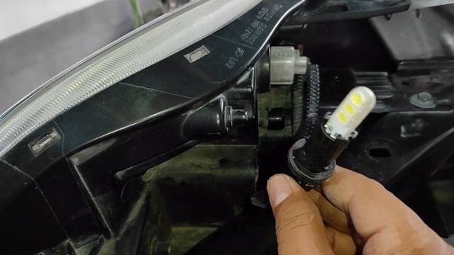 Lampu Senja Gradasi Biru Ke Putih смотреть онлайн