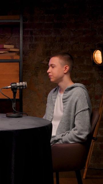 ВЛЮБЛЕННЫЙ РОМАНТИК ИЛИ МАМЕНЬКИН СЫНОК? 😲🤓ПЕРСОНАЖ СТОЛБОВА В "КАМБЭКЕ" #камбэк #сериал #ботаник смотреть онлайн