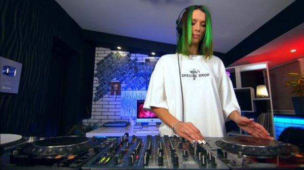 Miss Monique - MiMo Weekly Podcast 026