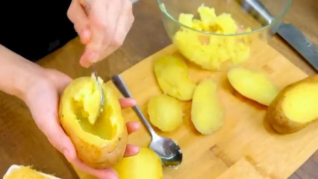 От такой картошки в духовке не откажется никто! Фаршированный картофель запеченный в духовке смотреть онлайн