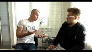 КОРОЧЕ ГОВОРЯ, МАНЬЯК В ЛЕСУ / КОРОЧЕ ГОВОРЯ, Я В ЛОВУШКЕ / СЕРИЯ 1