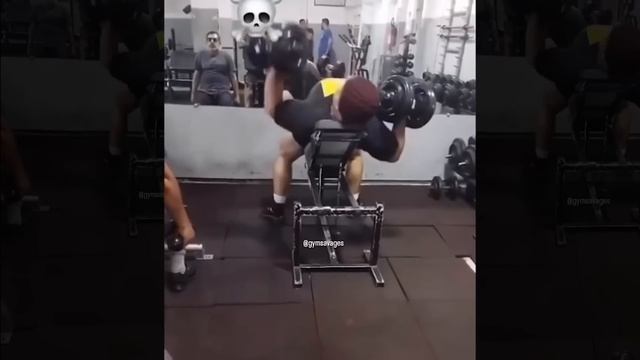 Bro Skipped Left Leg Day🤦♂️ смотреть онлайн