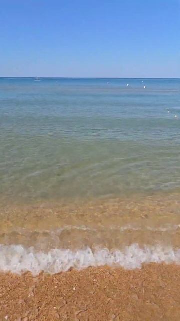 Температура воды в море +16 градусов. Анапа смотреть онлайн