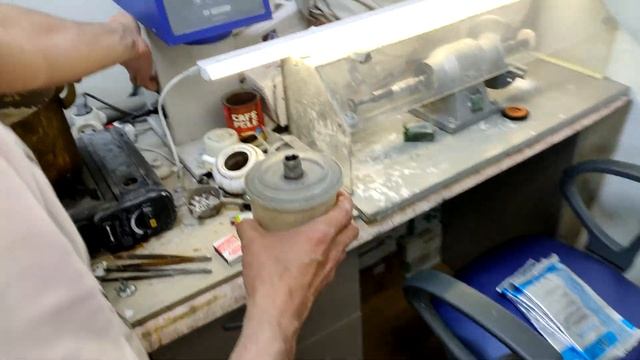 Обсуждаем Южно уральский акцент, заливая силиконовую форму. смотреть онлайн