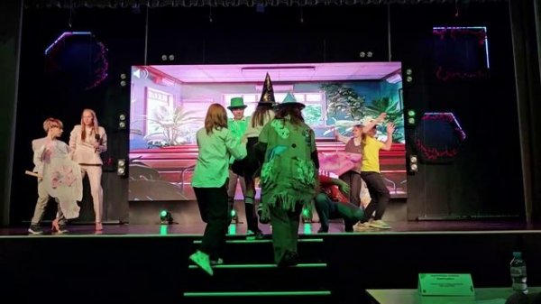 "The Environmental Issue in the Emerald City"  / "Экологический вопрос в Изумрудном городе"